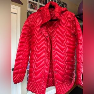 Long Puffer Light Women’s Jacket Red LIKE NEW M Electric Yoga